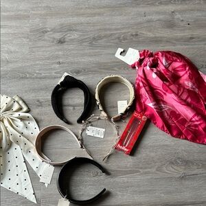 Women's Hair accessories Bundle NWT